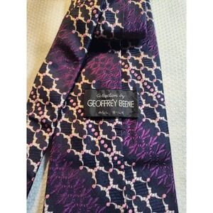 Geoffrey Beene Neck Tie Mens 52x4‎ Purple Repp Geometric 100% Silk 1431